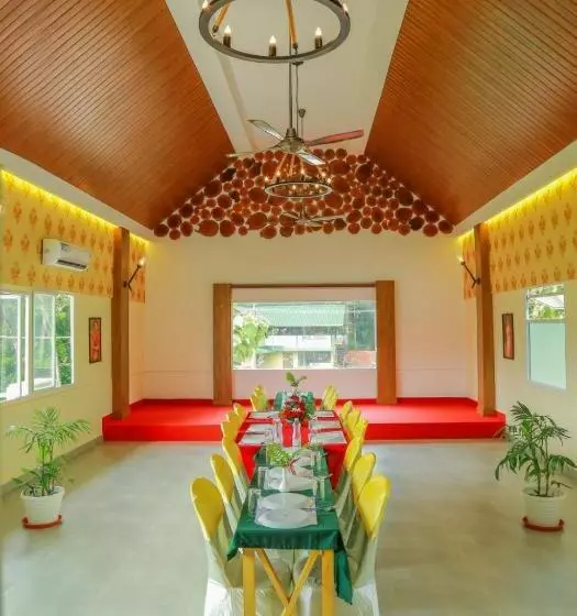 Athirappilly Polaris Resort