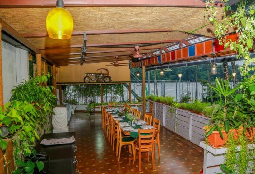 Athirappilly Polaris Resort