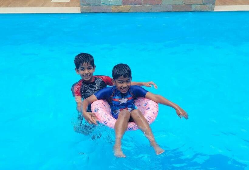 Athirappilly Polaris Resort