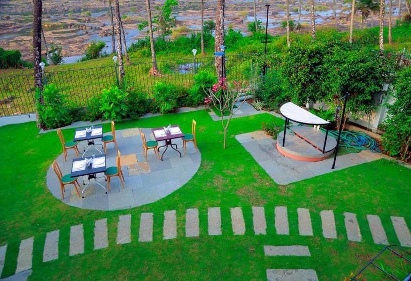 Athirappilly Polaris Resort