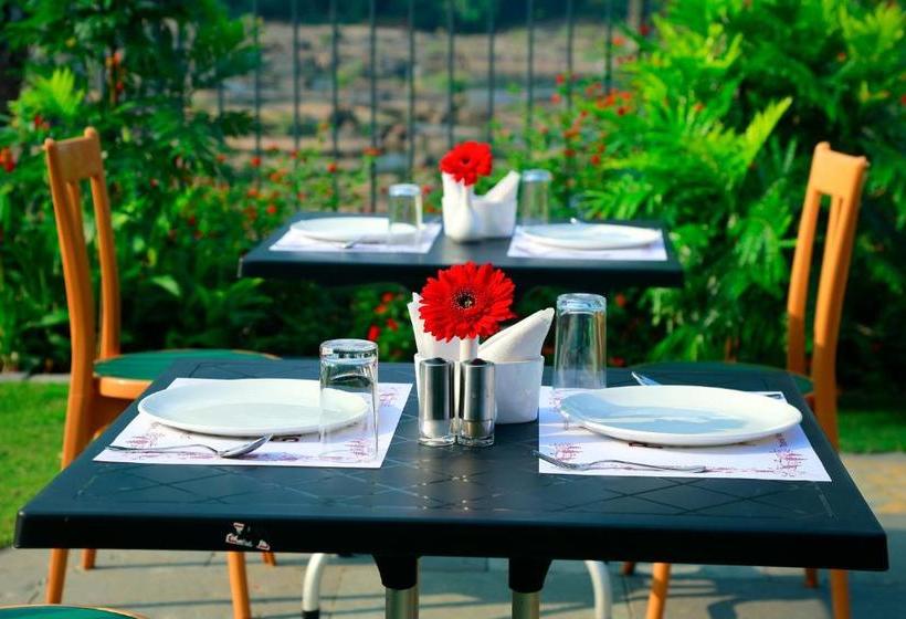 Athirappilly Polaris Resort