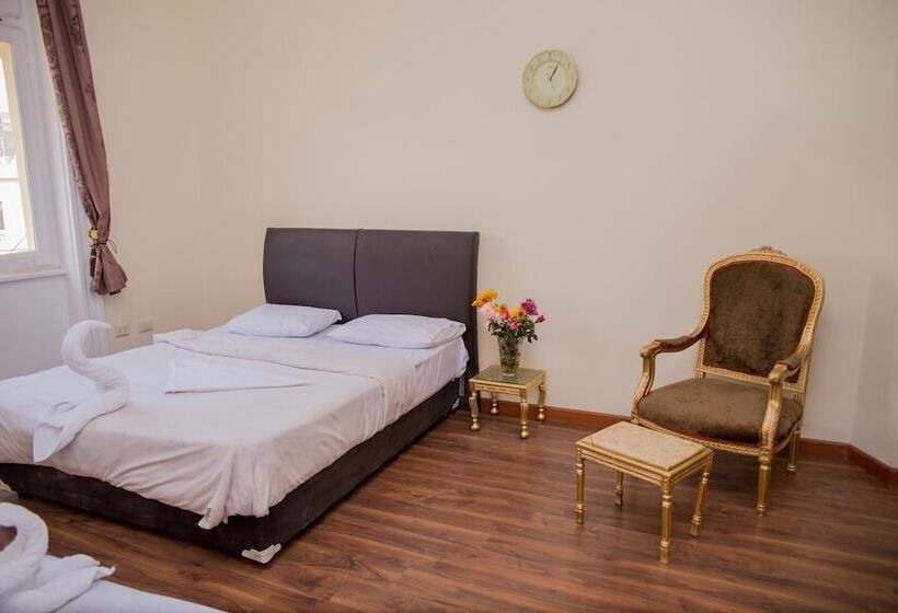 Bed and Breakfast Grand Talat Harb Plaza