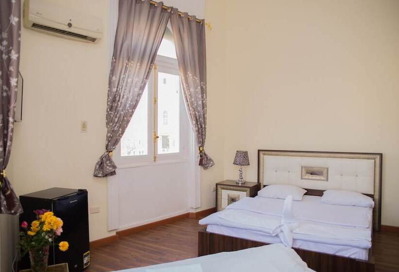 Bed and Breakfast Grand Talat Harb Plaza
