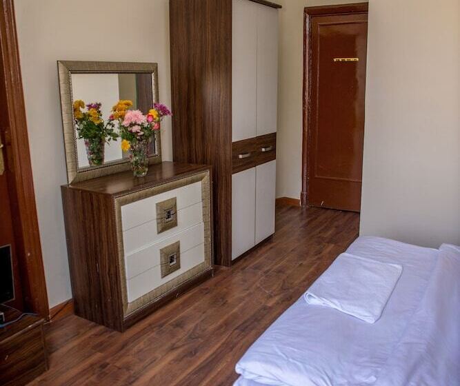 Bed and Breakfast Grand Talat Harb Plaza