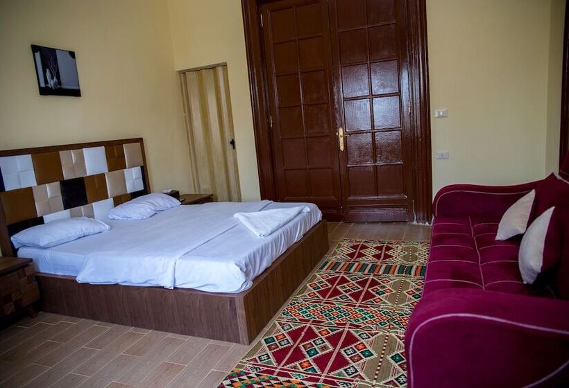 Bed and Breakfast Grand Talat Harb Plaza