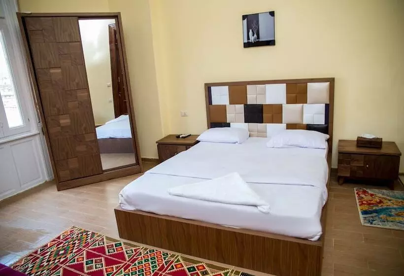 تختخواب و صبحانه Grand Talat Harb Plaza