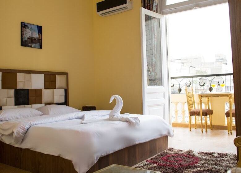 Bed and Breakfast Grand Talat Harb Plaza
