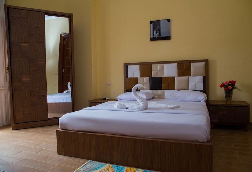 Bed and Breakfast Grand Talat Harb Plaza