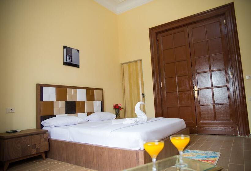 Bed and Breakfast Grand Talat Harb Plaza