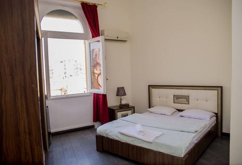 Bed and Breakfast Grand Talat Harb Plaza