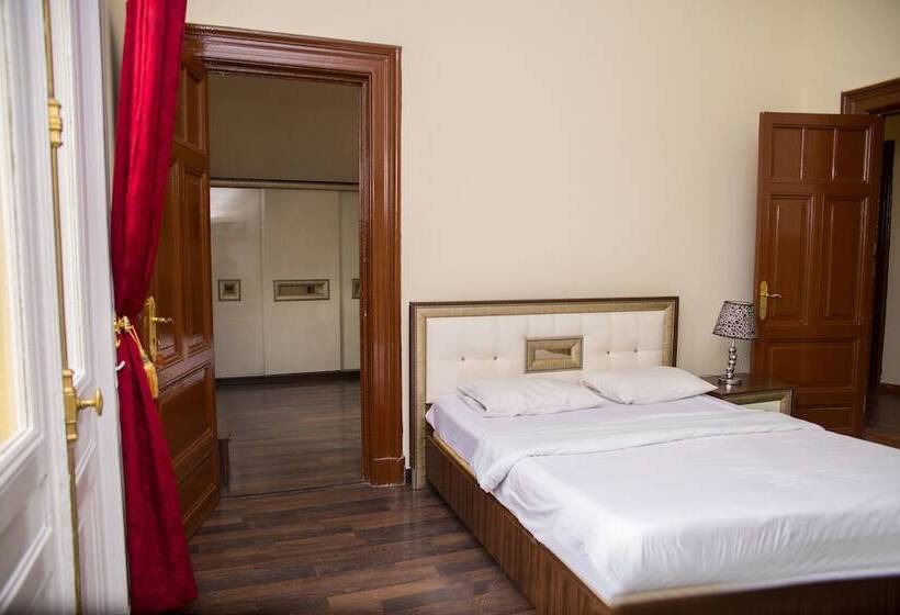 Bed and Breakfast Grand Talat Harb Plaza
