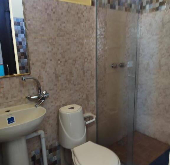 تختخواب و صبحانه Hostal Yokoso