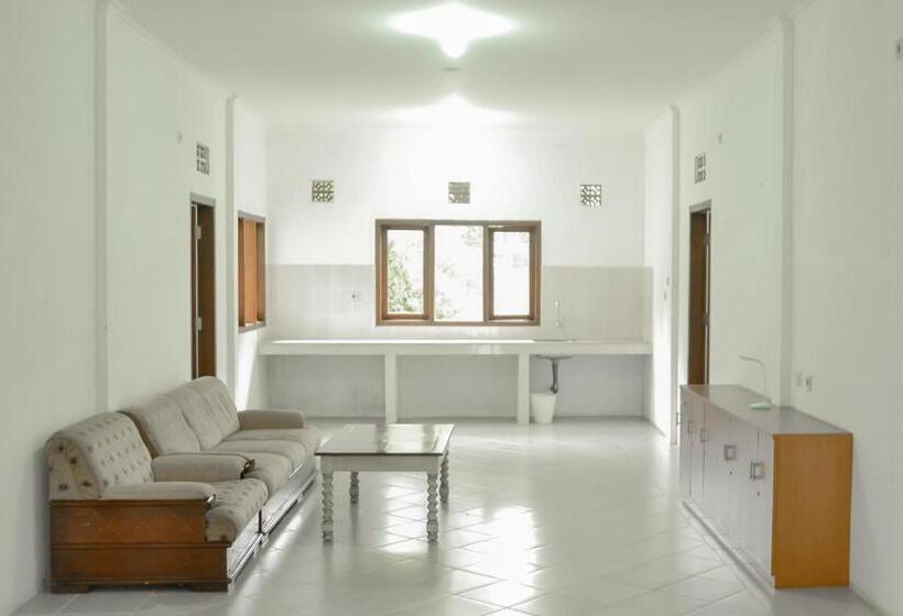 Hotel Bumi Ciboled Mitra Reddoorz Near Gerbang Tol Pamulihan