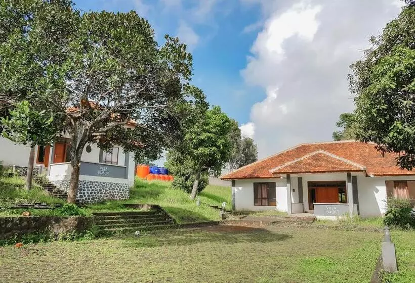 Hotelli Bumi Ciboled Mitra Reddoorz Near Gerbang Tol Pamulihan