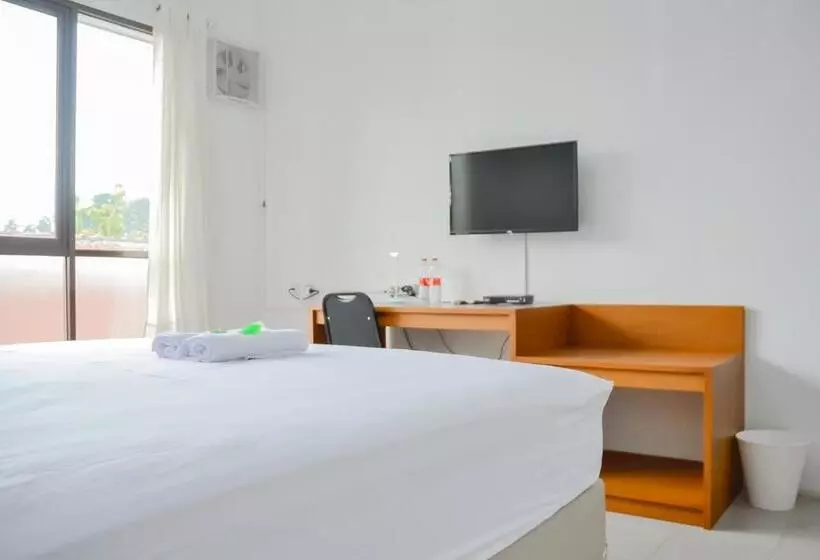 Hotelli Bumi Ciboled Mitra Reddoorz Near Gerbang Tol Pamulihan