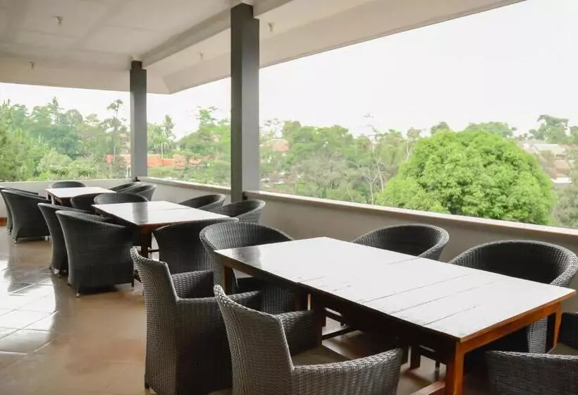 Hotelli Bumi Ciboled Mitra Reddoorz Near Gerbang Tol Pamulihan