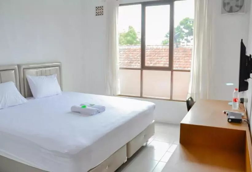 Hotelli Bumi Ciboled Mitra Reddoorz Near Gerbang Tol Pamulihan