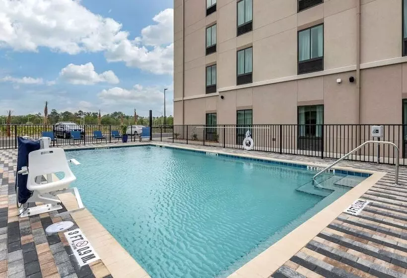 ホテル Comfort Inn & Suites Jacksonville   Orange Park Near Naval Air Station