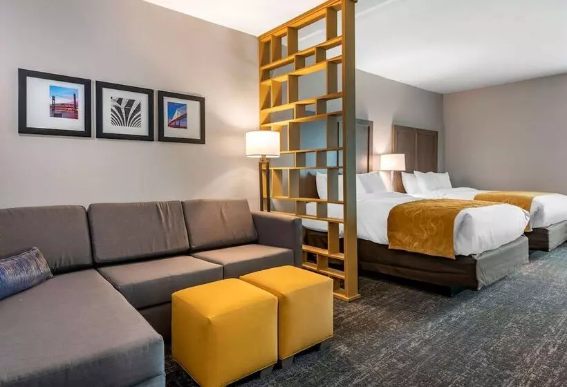 ホテル Comfort Inn & Suites Jacksonville   Orange Park Near Naval Air Station