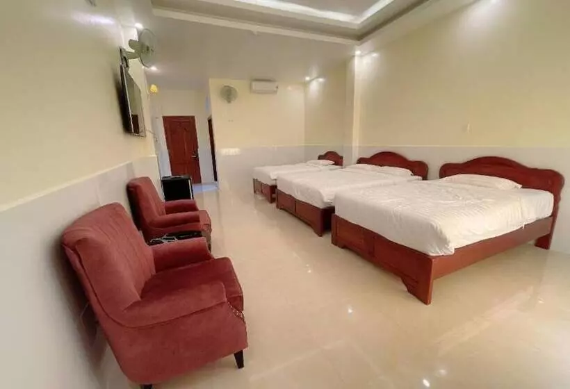 هتل Khách Sạn Long Hà