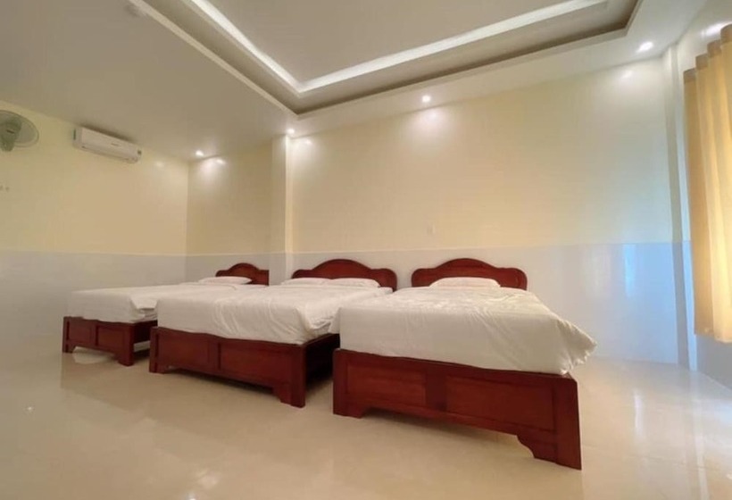 هتل Khách Sạn Long Hà