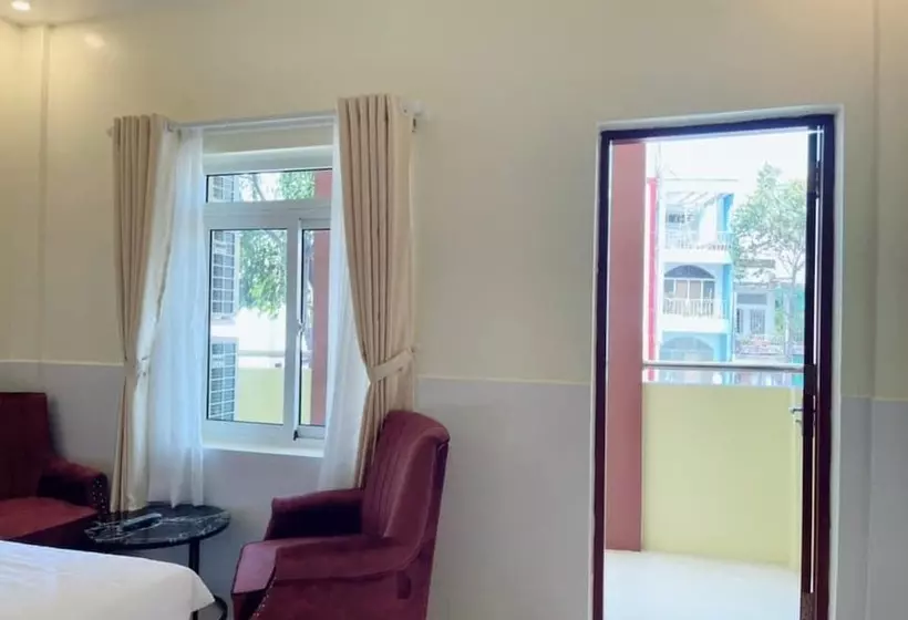 هتل Khách Sạn Long Hà
