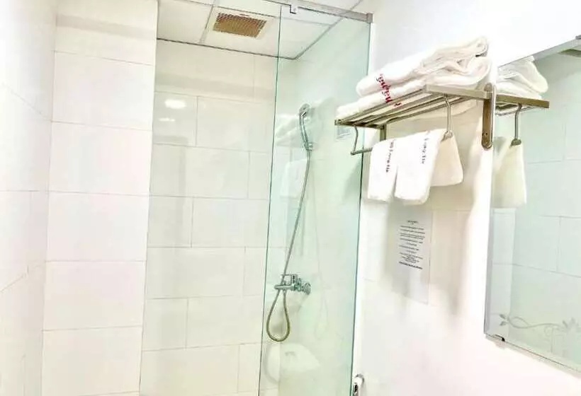 هتل Khách Sạn Long Hà