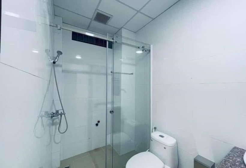 هتل Khách Sạn Long Hà