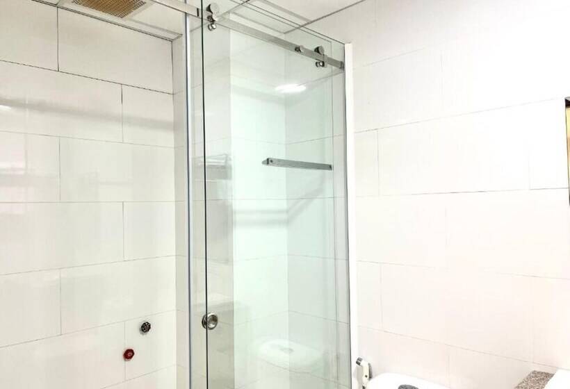 هتل Khách Sạn Long Hà