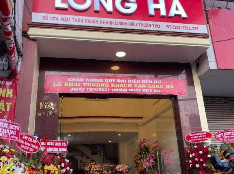 هتل Khách Sạn Long Hà