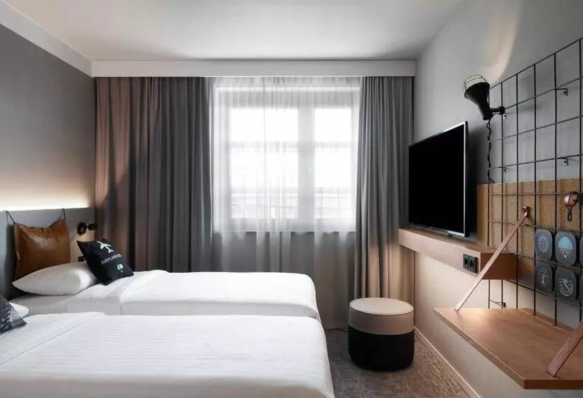 ホテル Moxy Cologne Bonn Airport