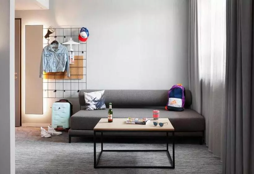 ホテル Moxy Cologne Bonn Airport