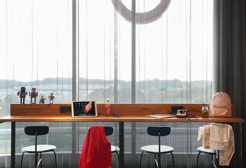 酒店 Moxy Cologne Bonn Airport