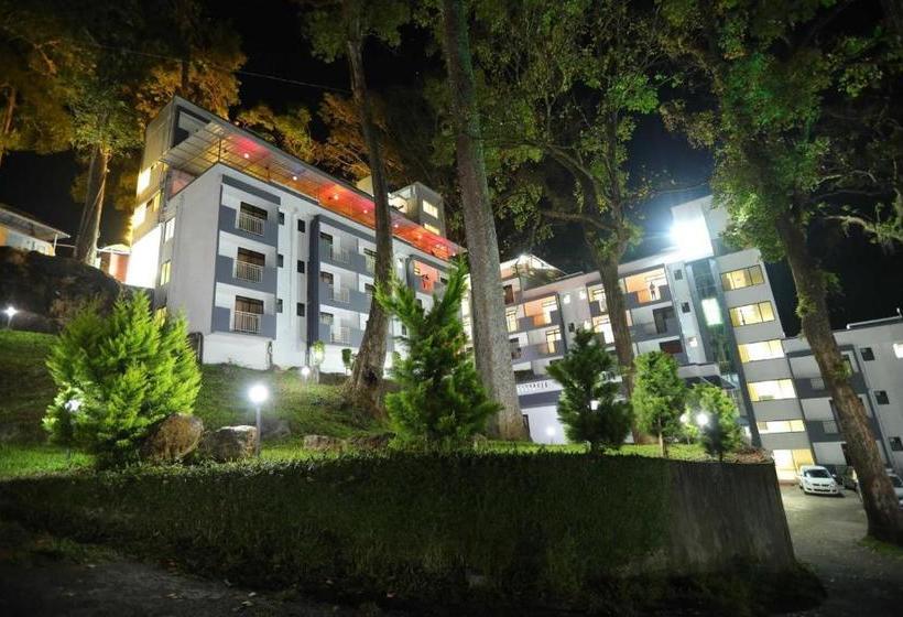 호텔 Munnar Black Forest Resort