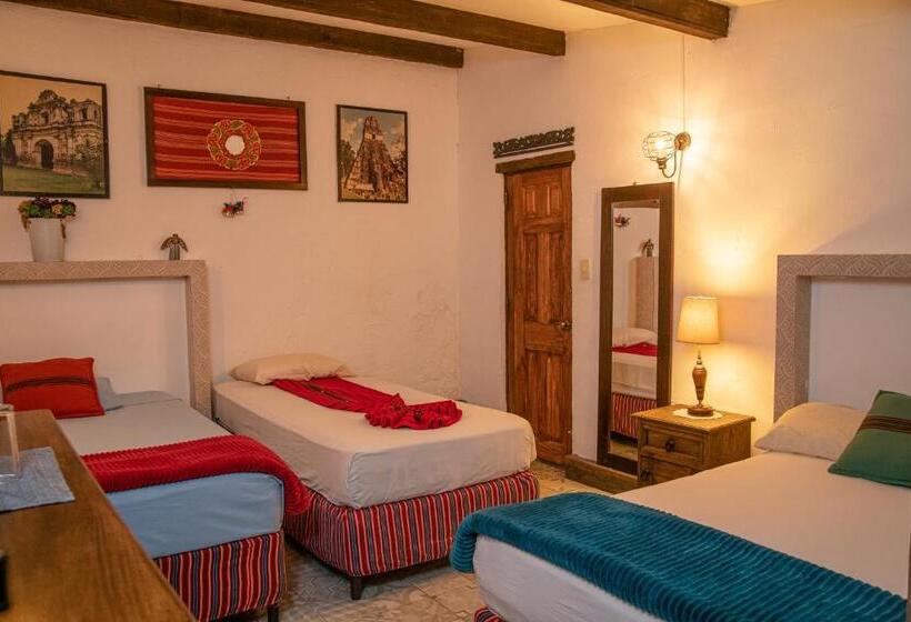 هتل Nikikot Hostel &