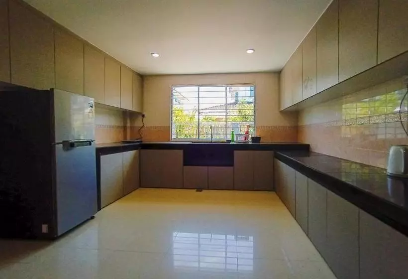 ホテル Oyo 90216 Sunny Hill Homestay