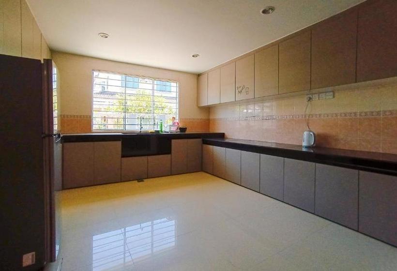 בית מלון כפרי Oyo 90216 Sunny Hill Homestay