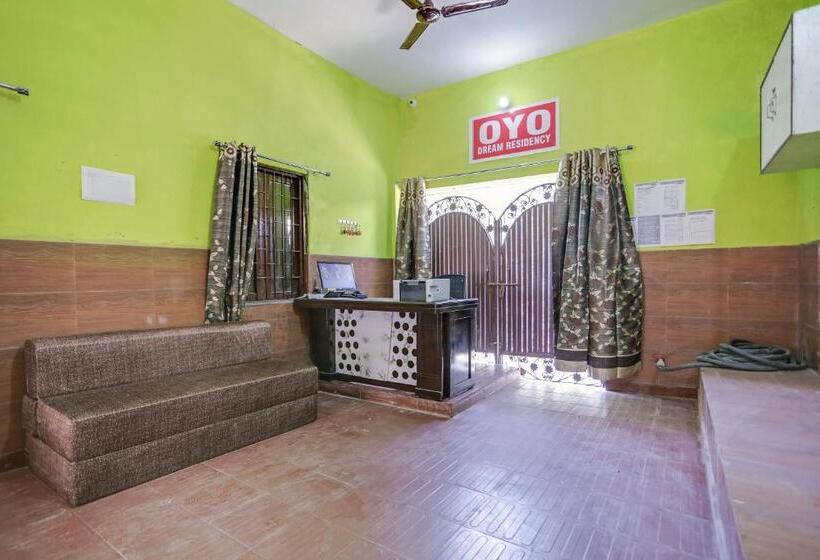 هتل Spot On Dream Residency