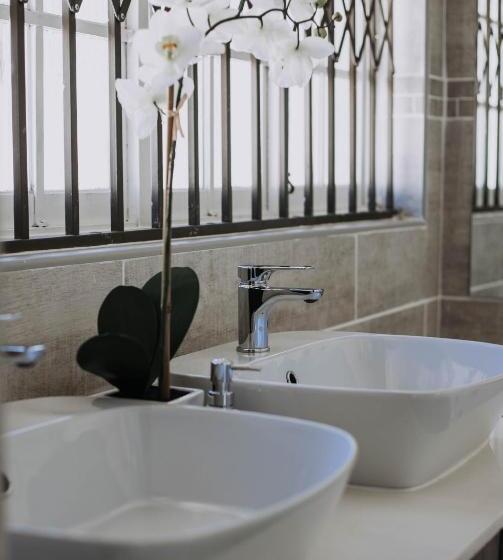 بنسيون The Living Collective Villa