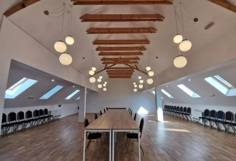 Pensiunea Salina Gymnasium