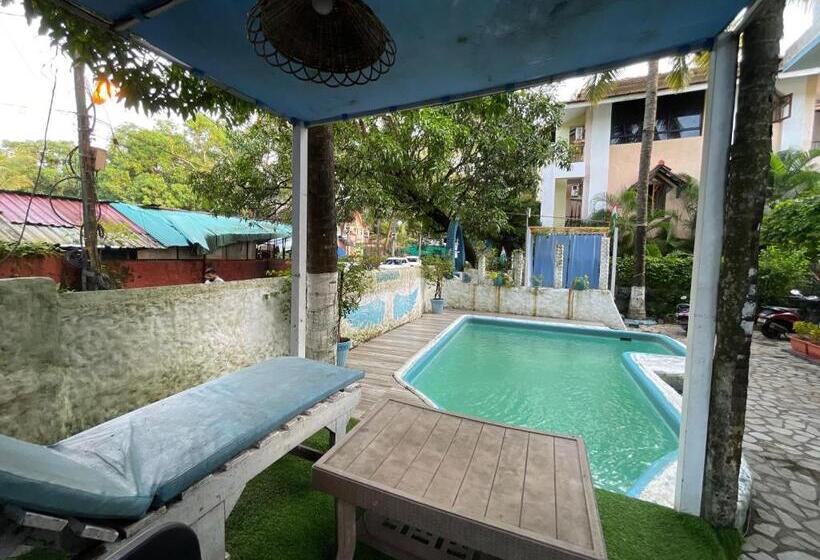 مبيت وإفطار Makarios Boutique