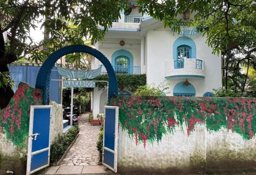 مبيت وإفطار Makarios Boutique