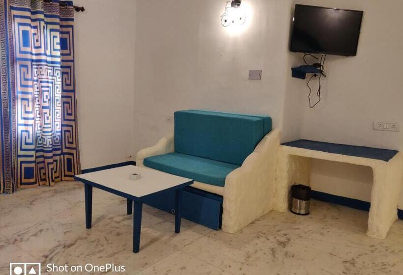 مبيت وإفطار Makarios Boutique