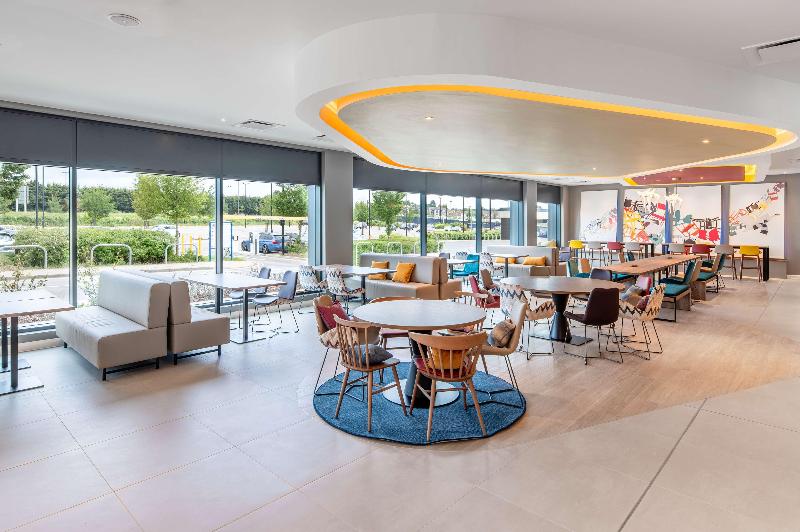 Отель Hampton By Hilton High Wycombe