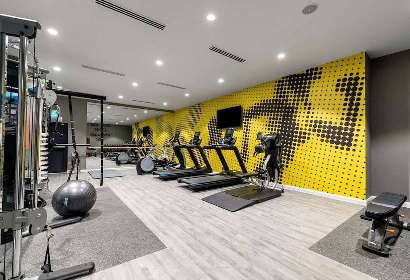 Отель Hampton By Hilton High Wycombe