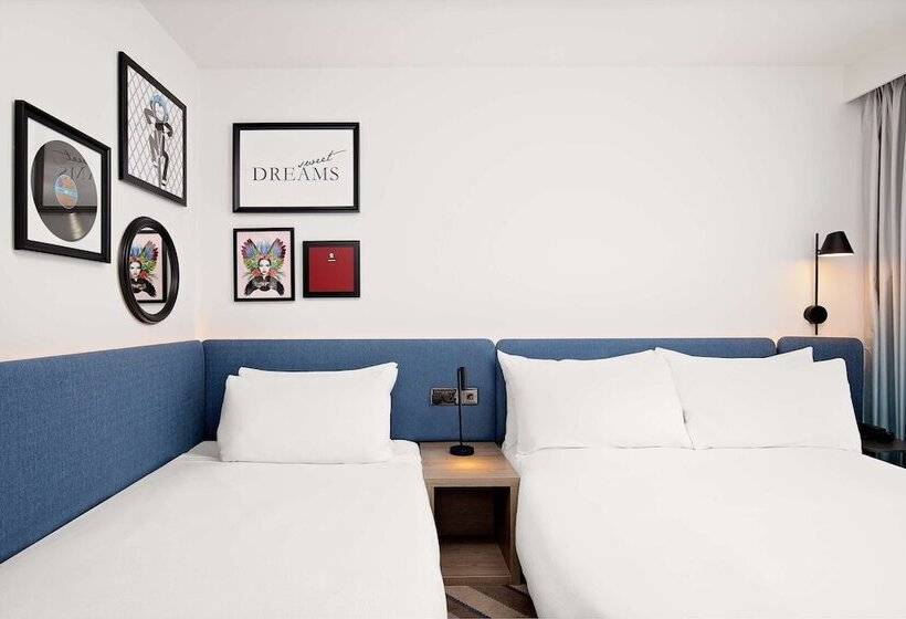 Отель Hampton By Hilton High Wycombe