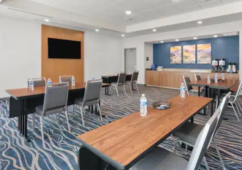 Отель Hampton Inn Bellingham Airport