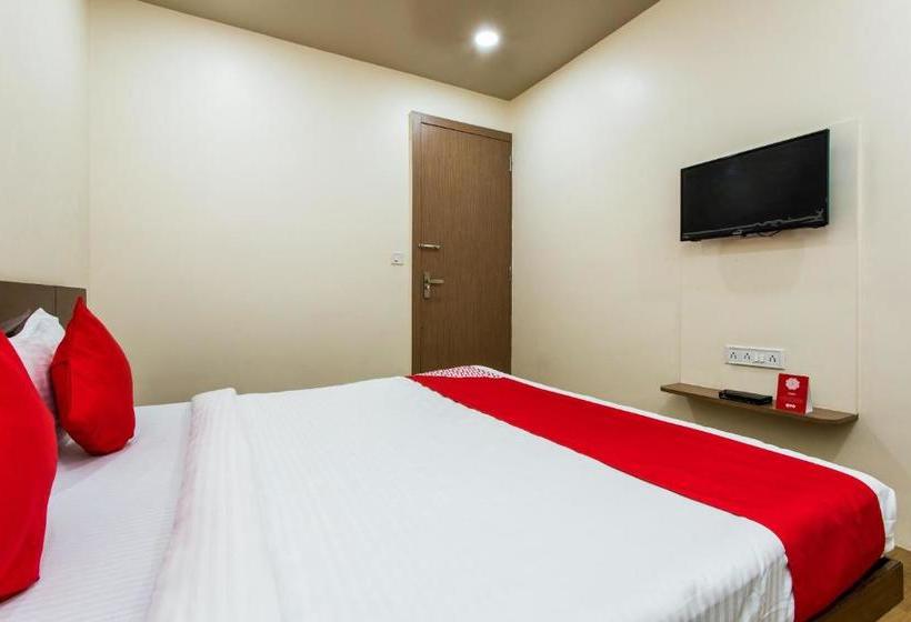 בית מלון כפרי Oyo 11929  Ridhi Sidhi