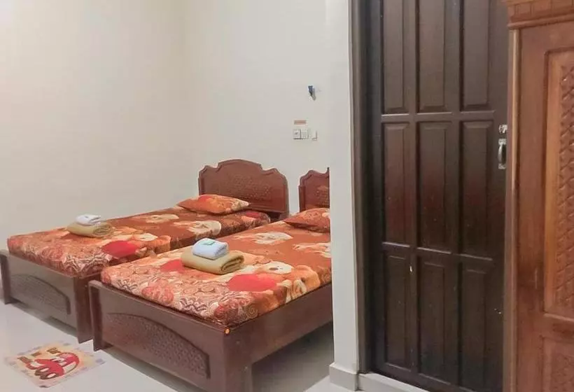 ホテル Wisma Anugrahno Redpartner