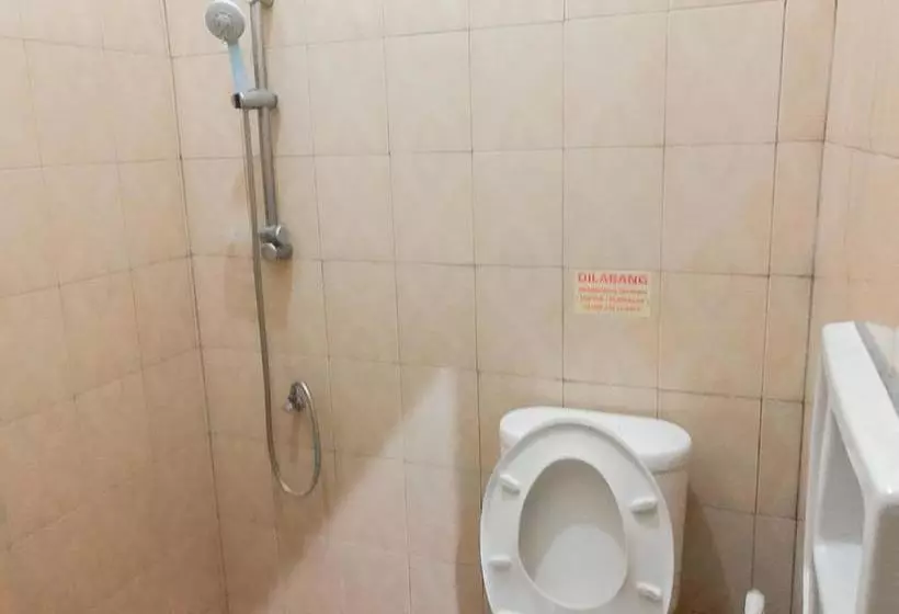 ホテル Wisma Anugrahno Redpartner
